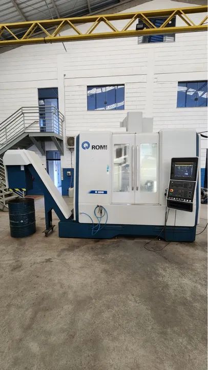 Centro de usinagem D600 com 4 eixo