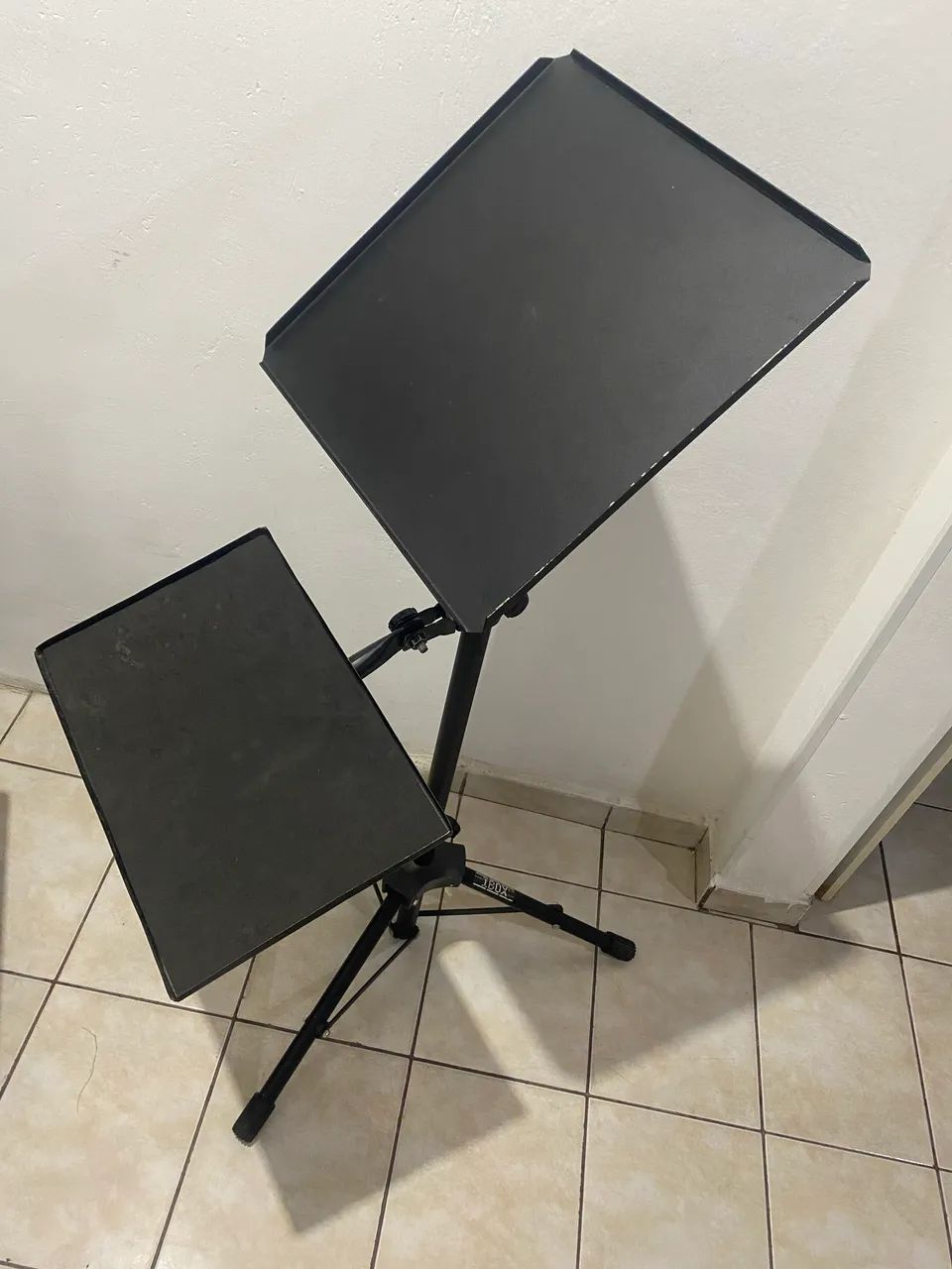 PRA VENDER!! SUPORTE PEDESTAL TRIPÉ PARA PROJETOR E NOTEBOOK - Foto 3
