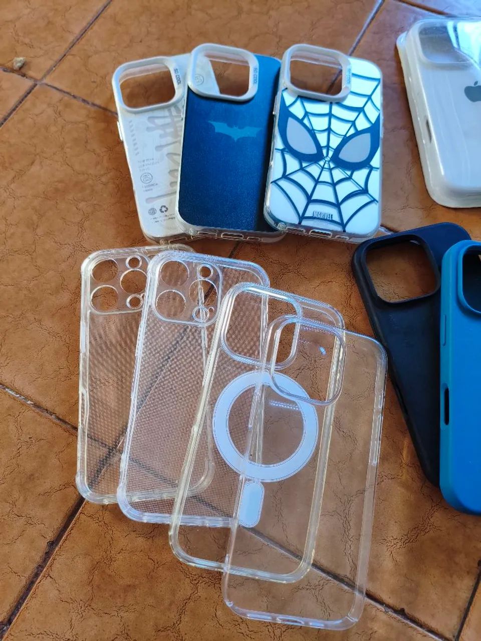 kit de 15 capas para iPhone 16 pro  - Foto 2