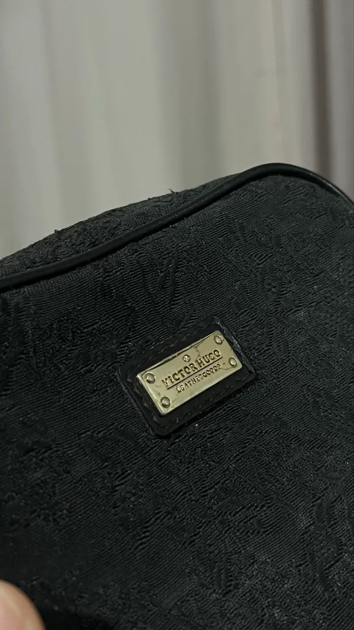 Mini Bolsa Victor Hugo Original de couro  - Foto 4