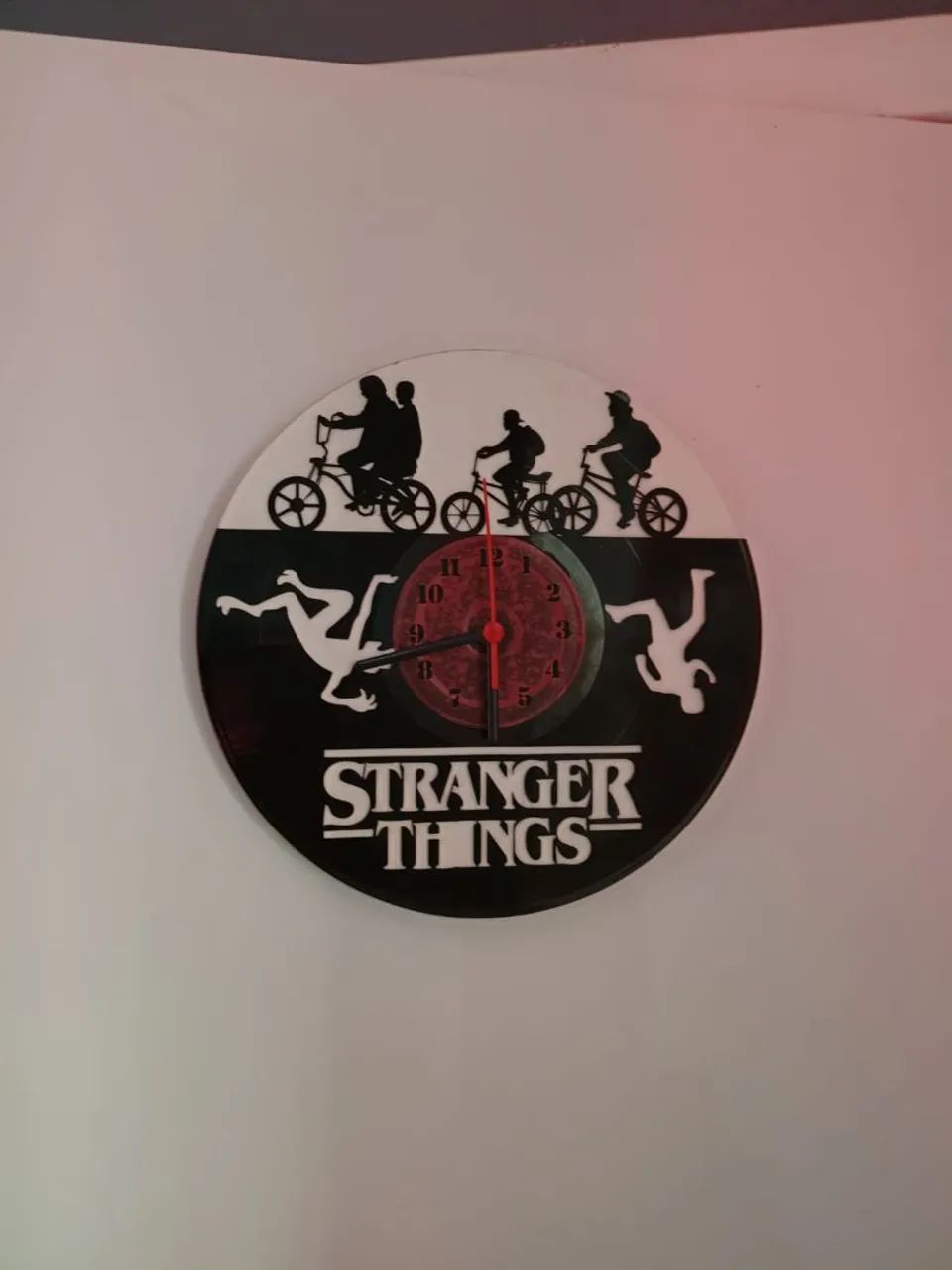Relógio de parede do Stranger Things - Foto 2
