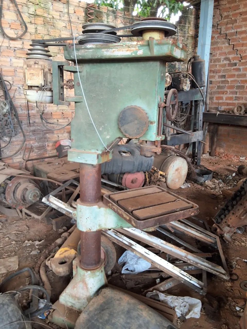 Vende-se furadeira de bancada. - Foto 2