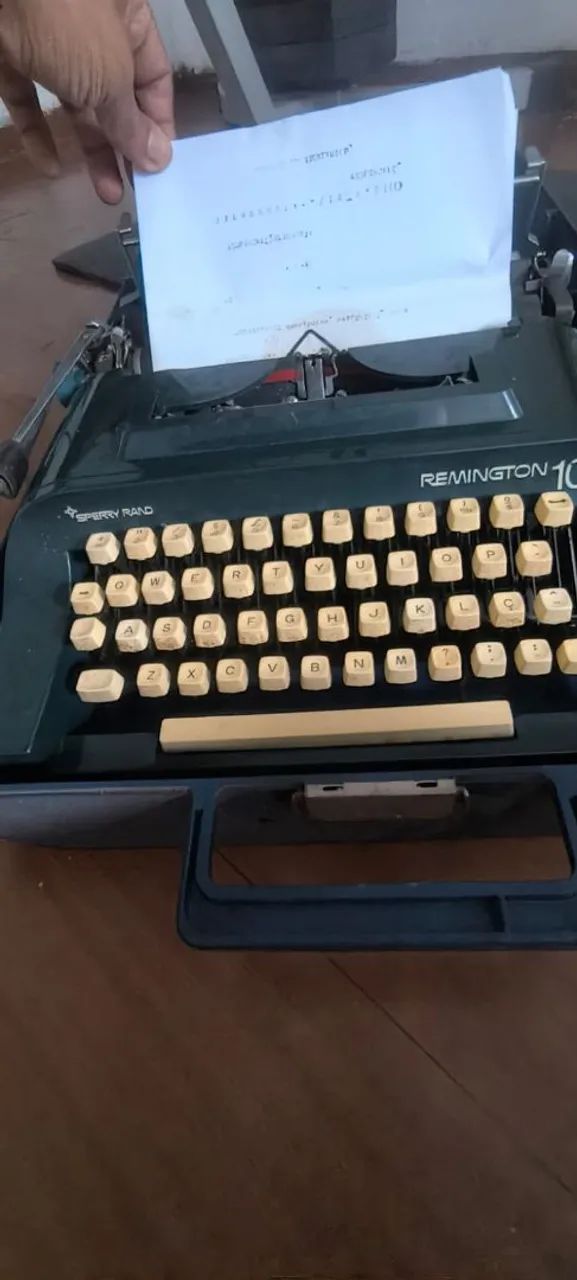 MAQUINA DE ESCREVER ANTIGA (FUNCIONANDO PERFEITAMENTE)