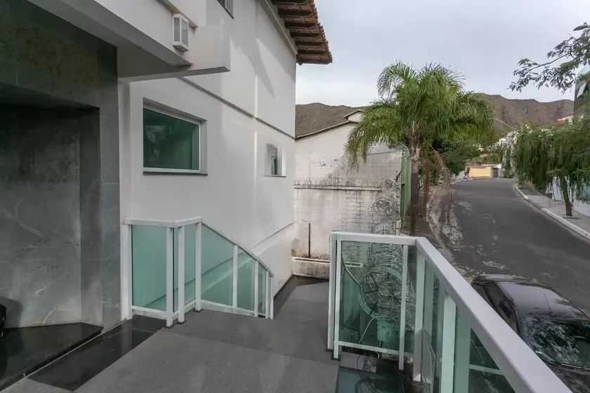 Casa à Venda - Mangabeiras, 8 Quartos, 900 m2 - Foto 2