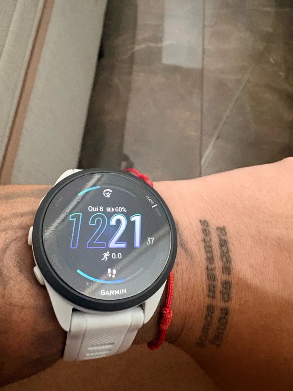 Relogio Garmin Forerunner 165 Amoled Branco  - Foto 2
