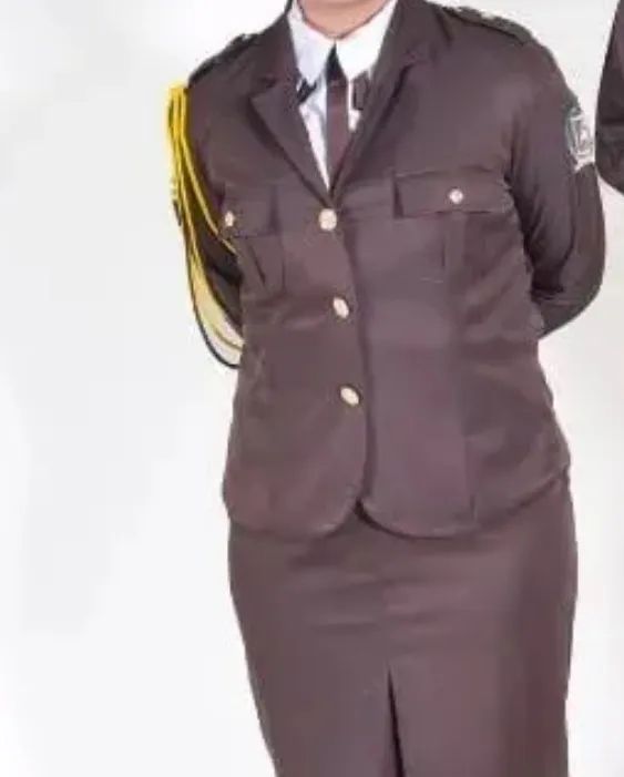 Túnica militar marrom