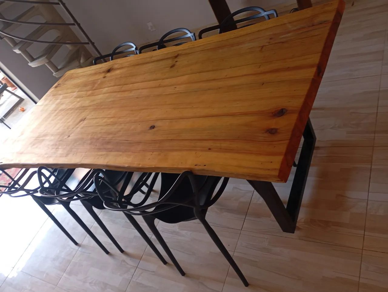 Mesa de jantar 220x100 madeira maciça nova - Foto 5