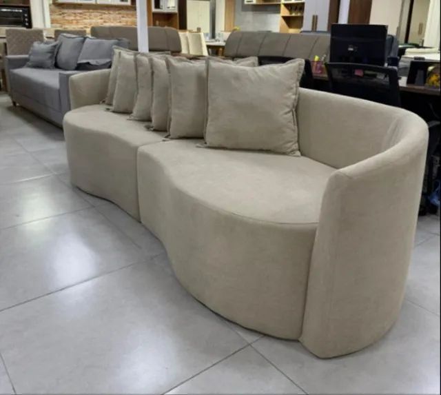Sofá Living LR Cinq. (3,10m) com Almofadas - Dividimos Em Até 10x Sem Juros