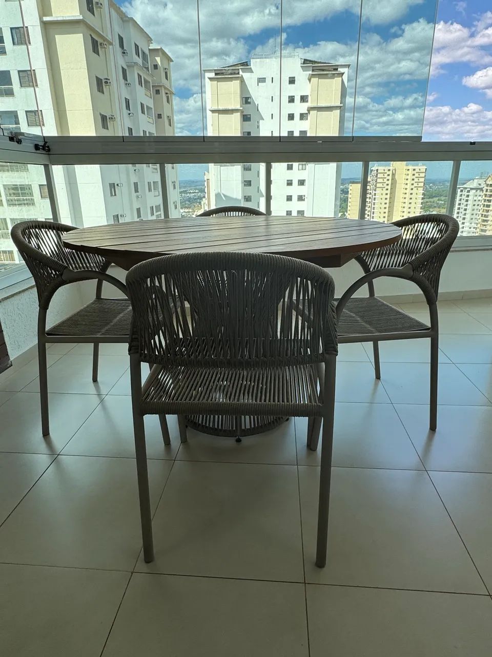 Mesa de Jantar Jacaúna com 4 Cadeiras - Madeira e Corda Náutica | Estado de Nova |  - Foto 3
