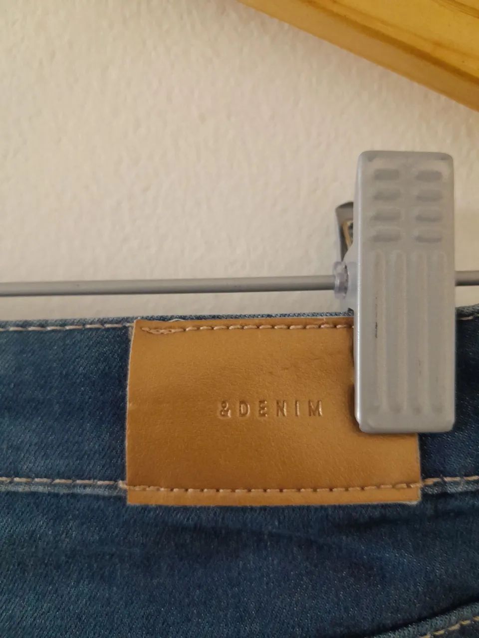 Calça jeans infantil e blusa.  - Foto 3
