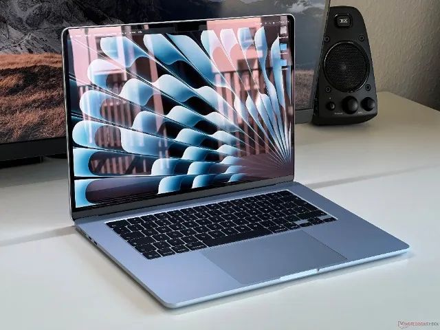 MacBook Air M4 シルバー 16GBメモリ　256GB SSD Apple Macbook air M4 16gb Ram 256gb Ssd Prateado - Notebooks