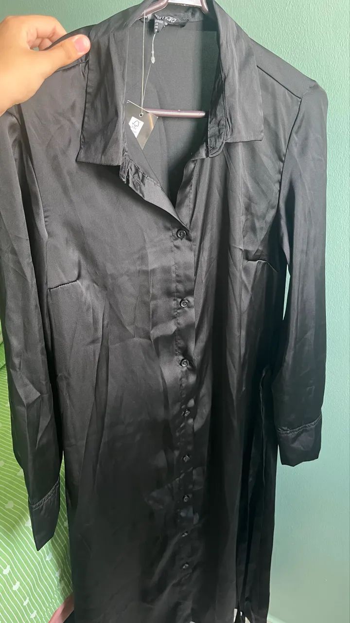 Sobretudo/vestido de cetim 