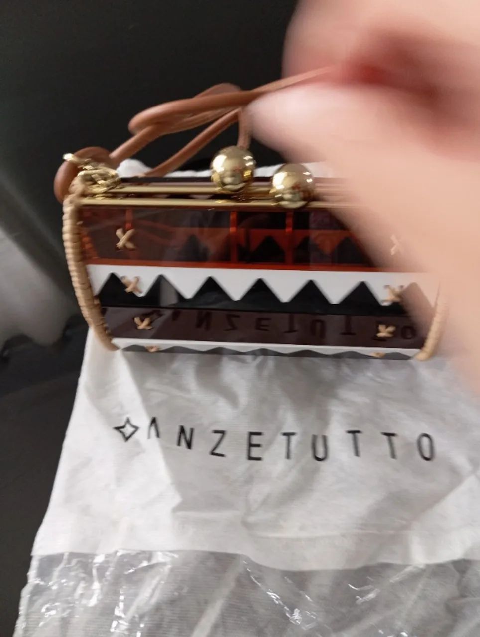 Bolsa Wai Wai Acrílico Marrom Preto e Branco - Foto 3