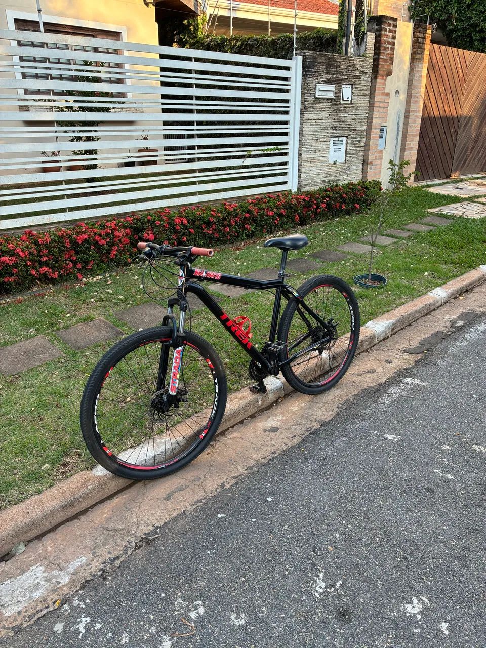 Bicicleta Trek Aro 29 Freio a Disco - Excelente Estado - Foto 3