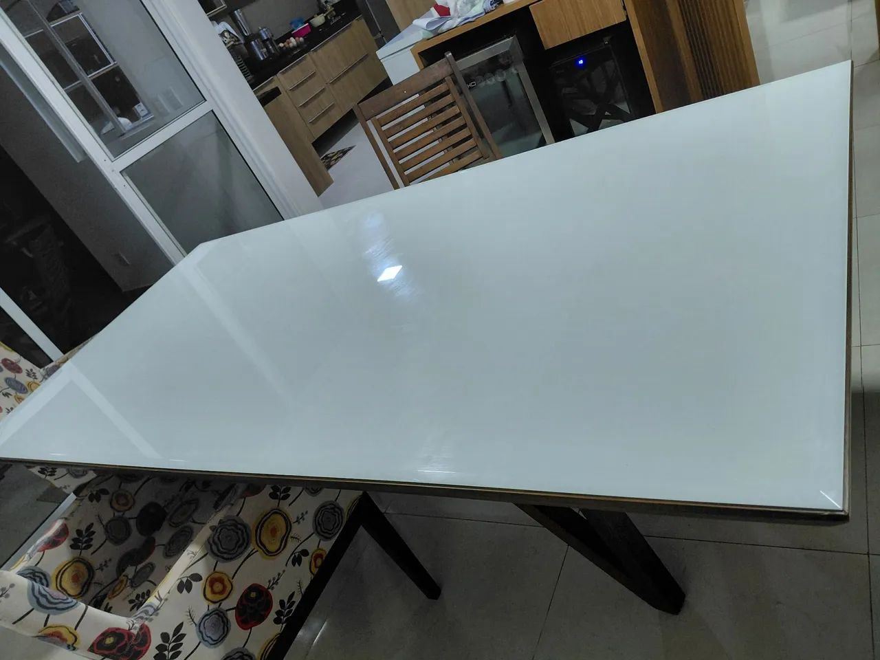 Mesa madeira, tampo de vidro 2,00 x 1,00 - Foto 3