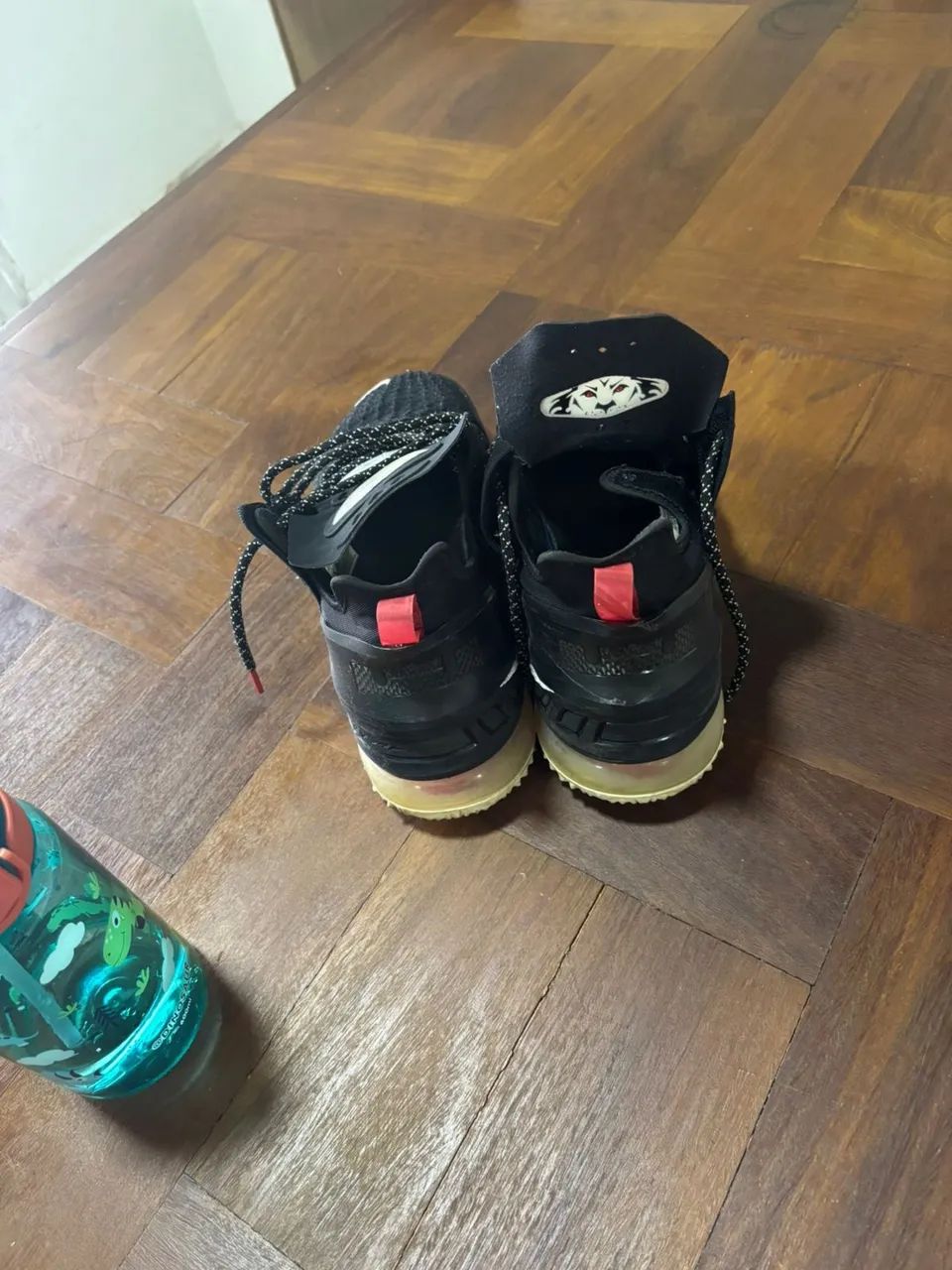 Tênis Nike LeBron 18 ?Bred? - Foto 6