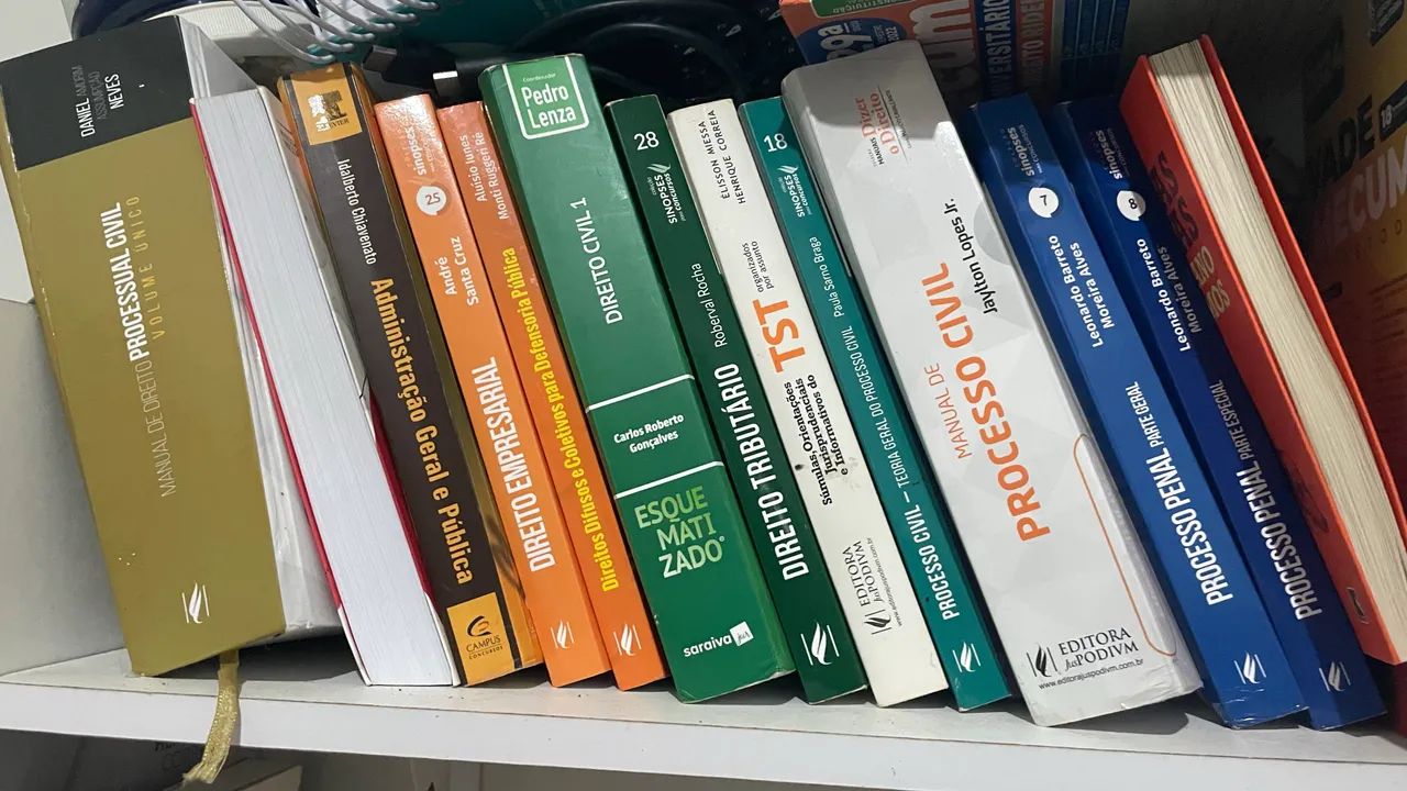 Livros de Direito  - Foto 4