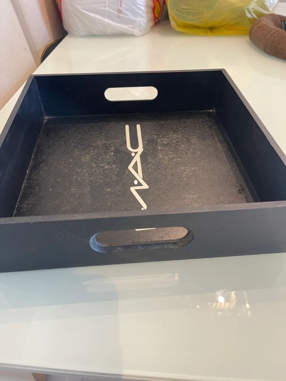 Caixa porta perfumes ou maquiagem MAC - Foto 2