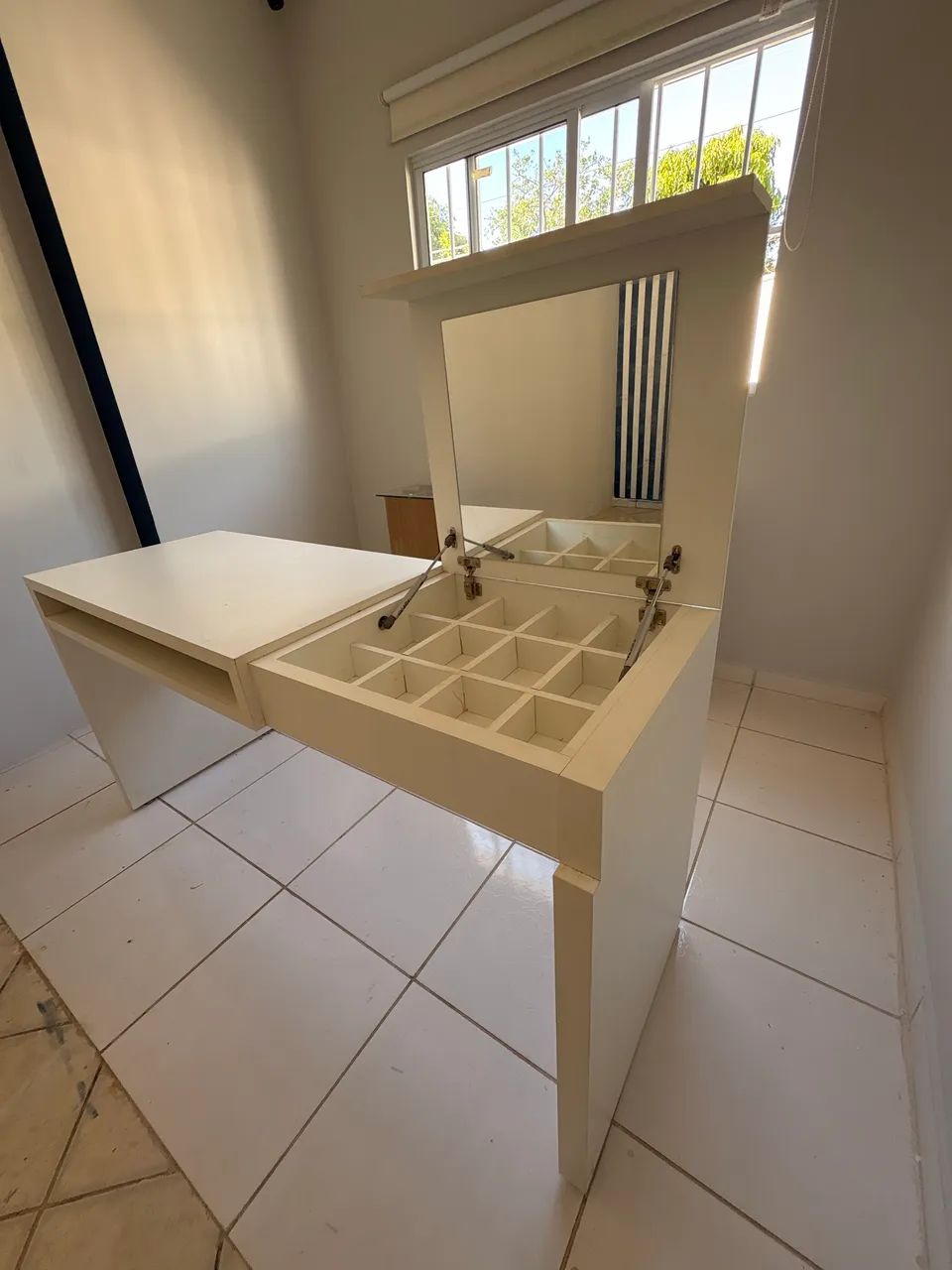 Escrivaninha e penteadeira Mdf Branco - Foto 3