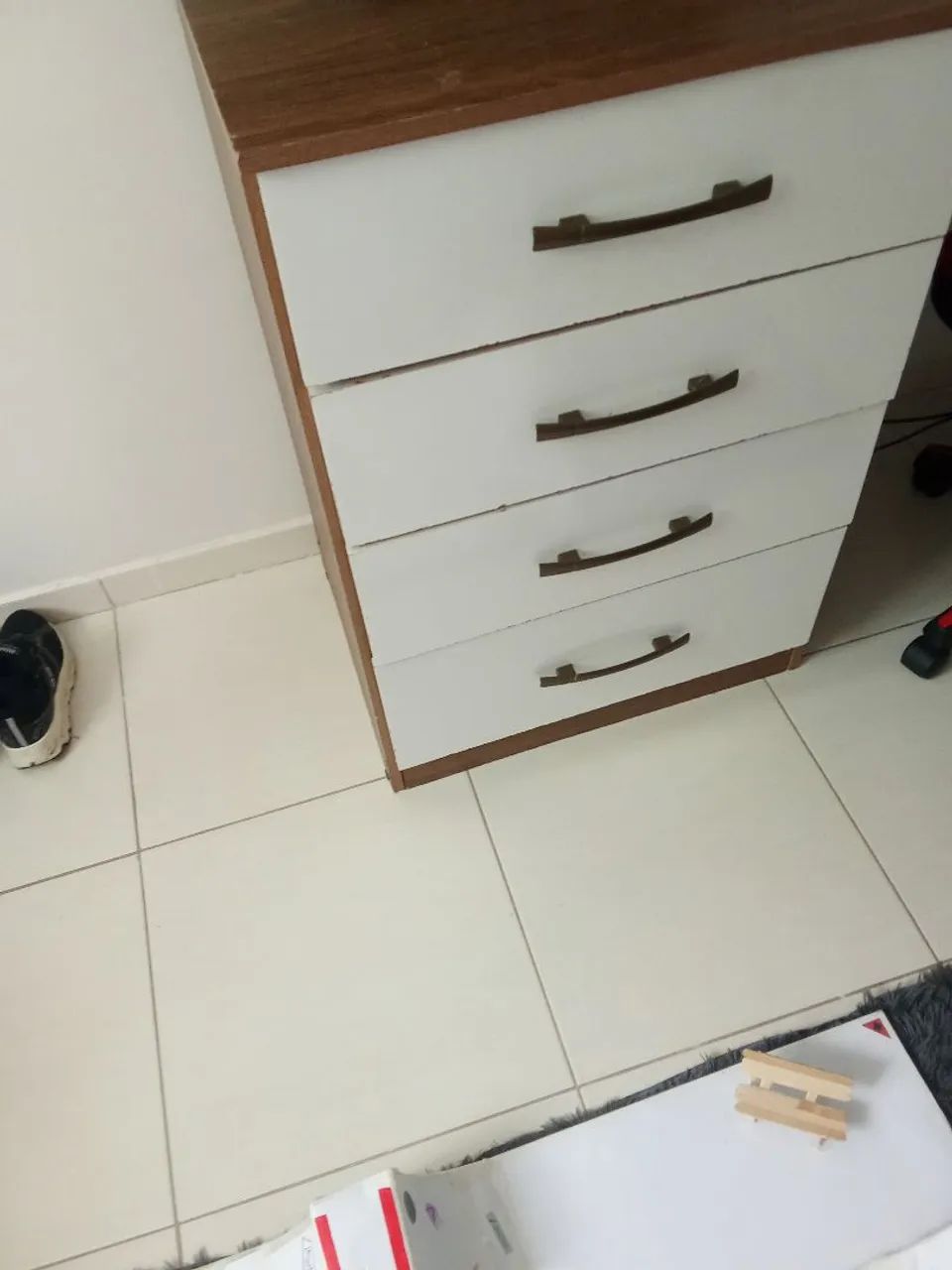 Cômoda marrom e branco - Foto 3