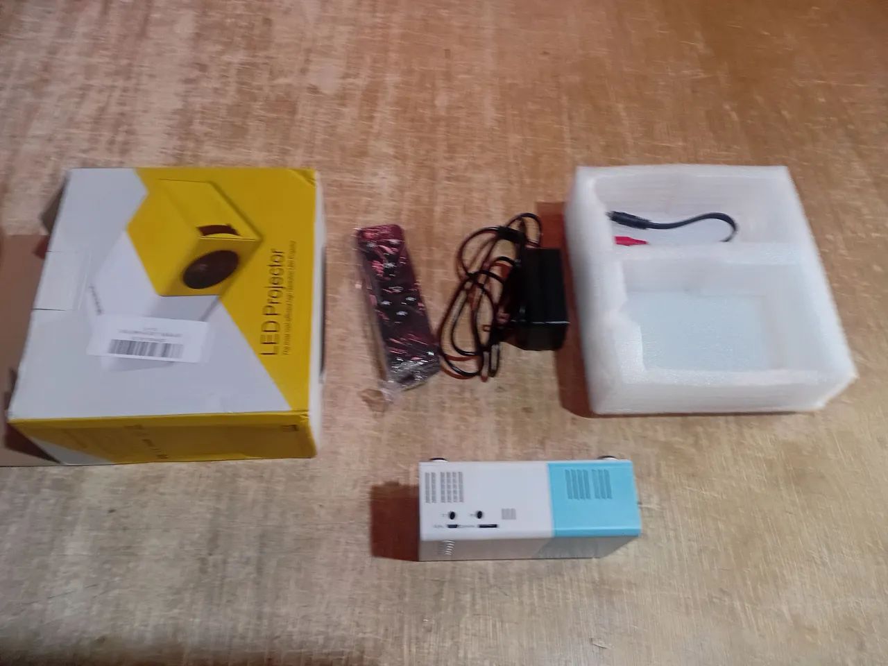 Mini projetor, usado apenas pra testar  - Foto 2