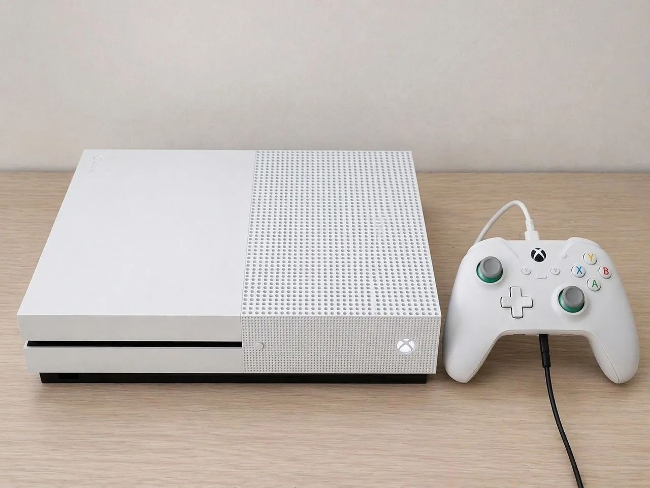 Xbox One S 1TB + Wired Controller - Working Perfectly427577421218467841