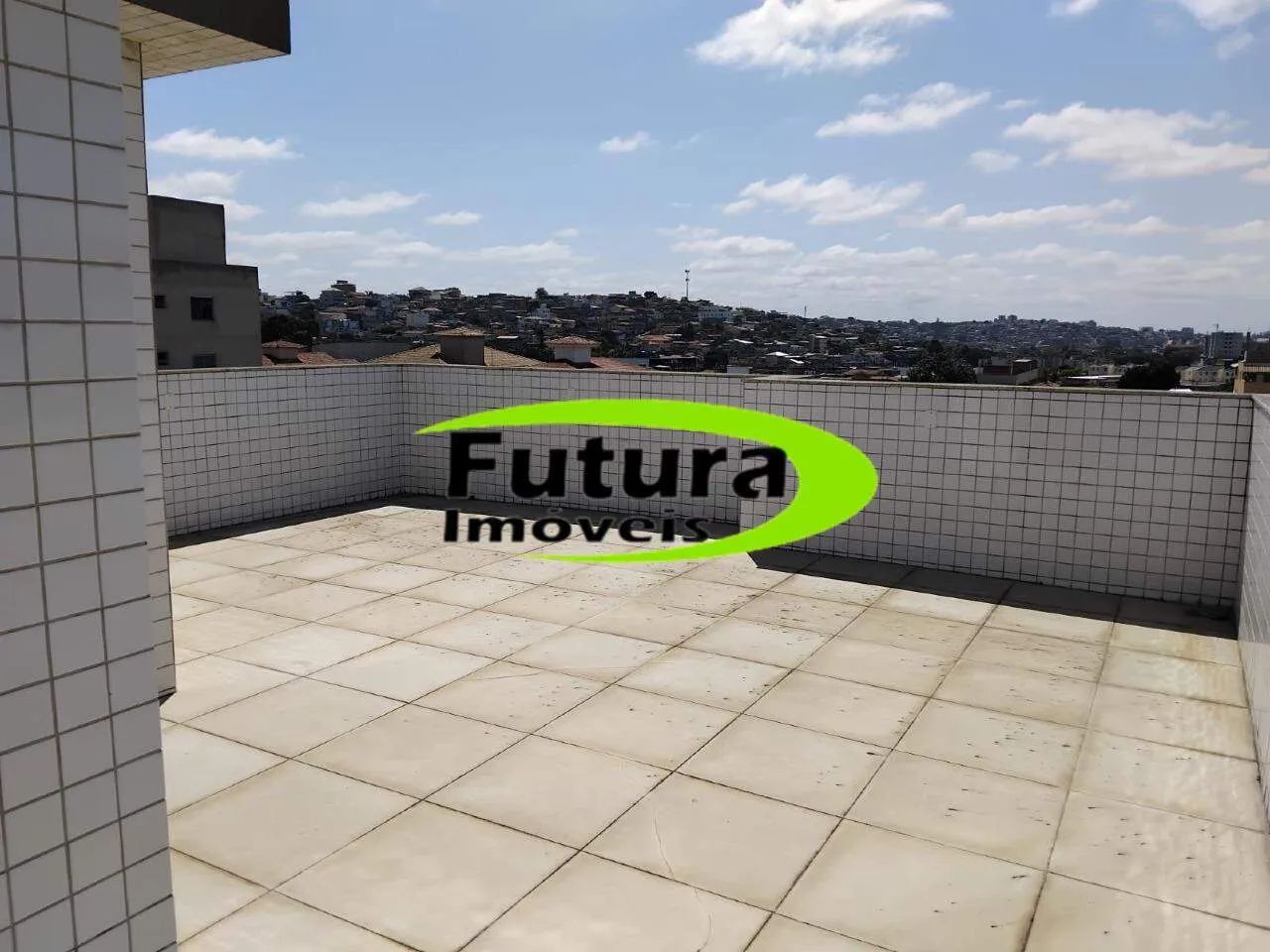 Linda cobertura, 3 quartos, 2 vagas, sacada. - Foto 3
