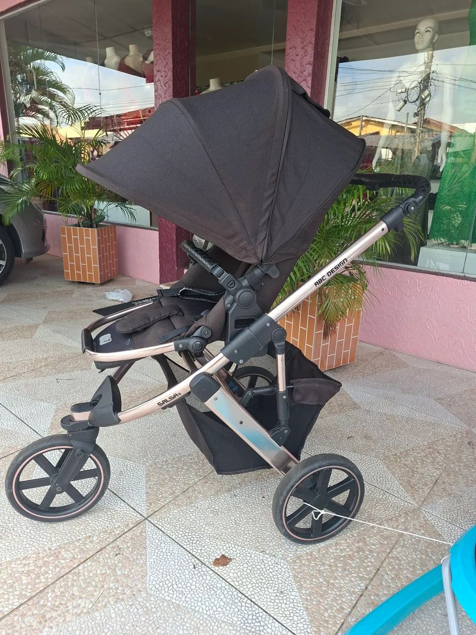 Vendo carrinho de bebê de corrida  - Foto 2