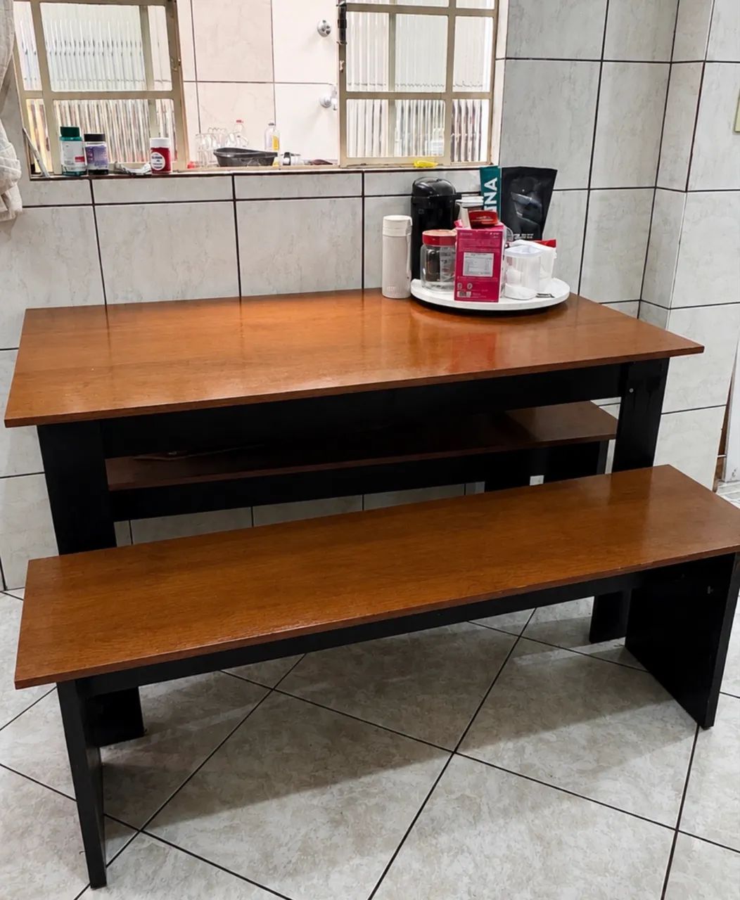 Mesa 2 bancos 