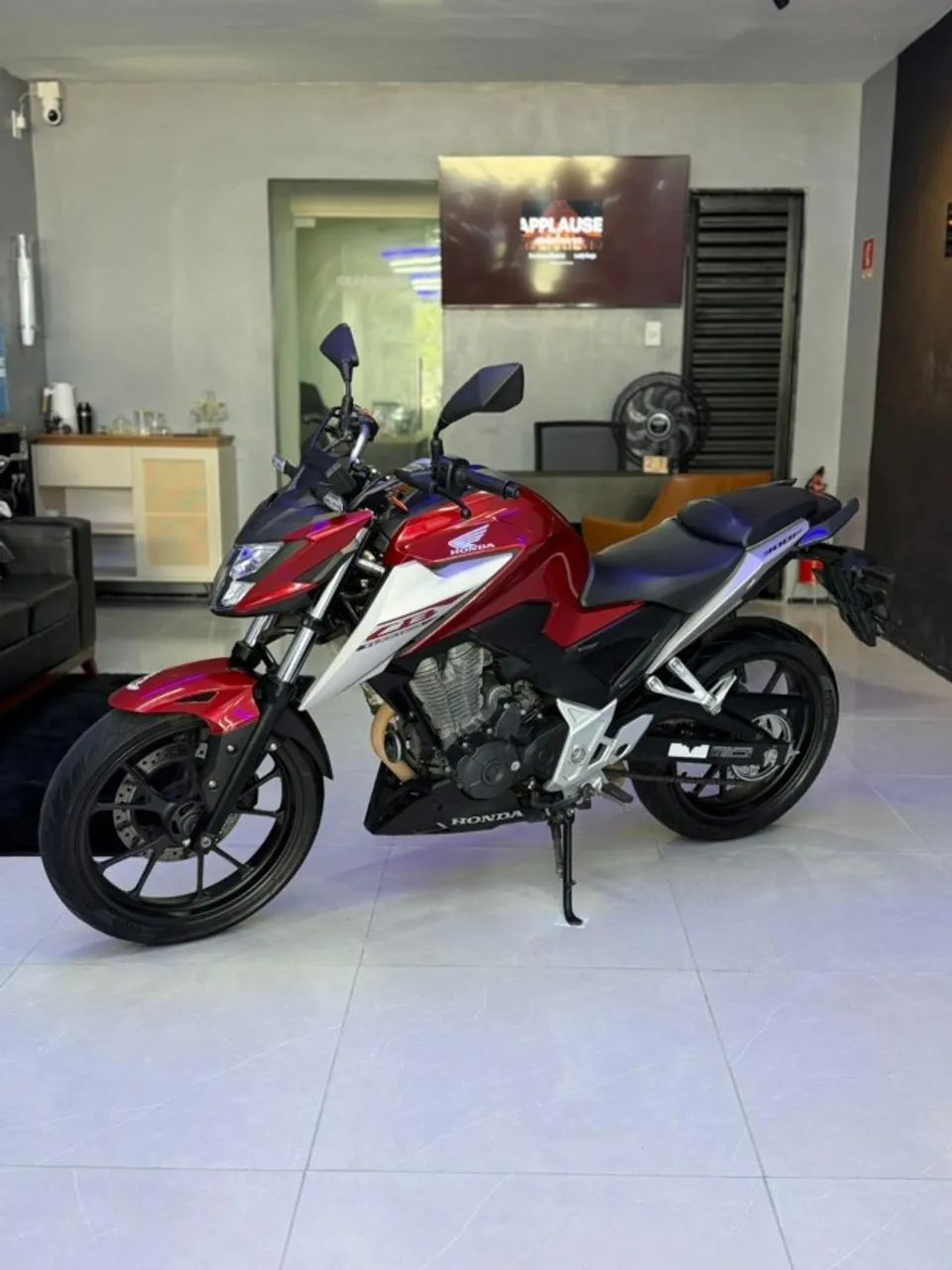 CB TWISTER 300F 2026 - Foto 2
