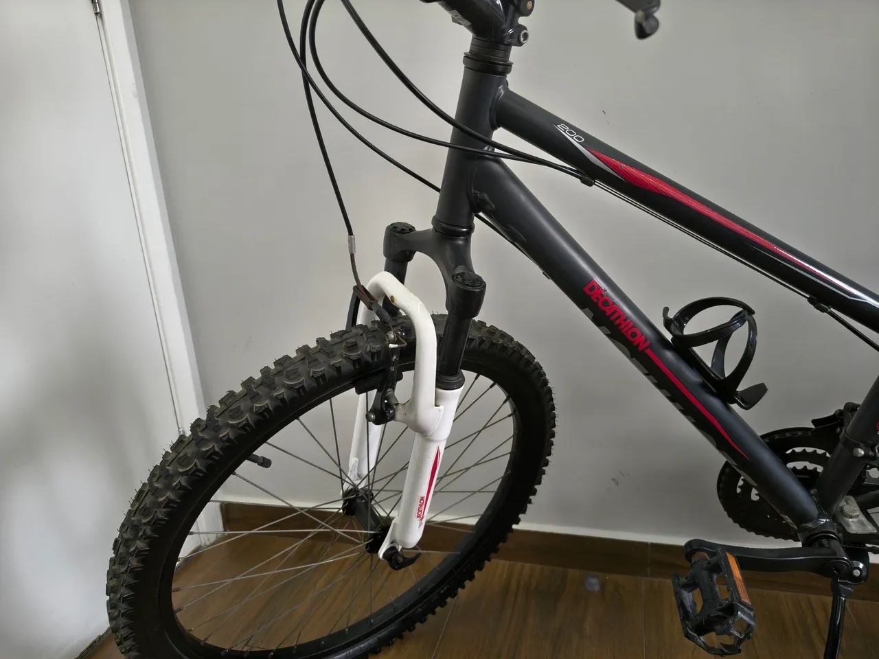Bicicleta aro 24 - Decathlon - 21 machas com amortecedor 
