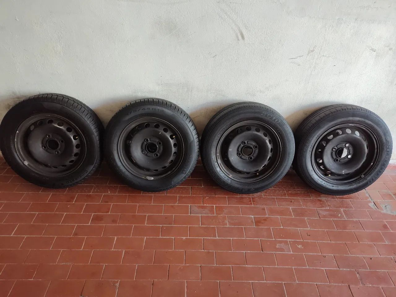 Oportunidade unica, jogo de pneus completo! - Foto 2