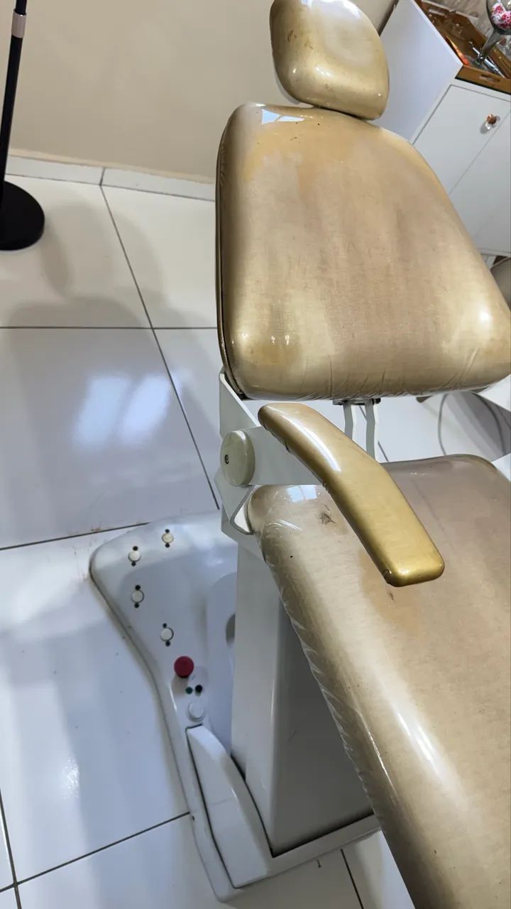Cadeira odontológica  em ótimo estado de conservação e funcionando perfeitamente.  - Foto 2