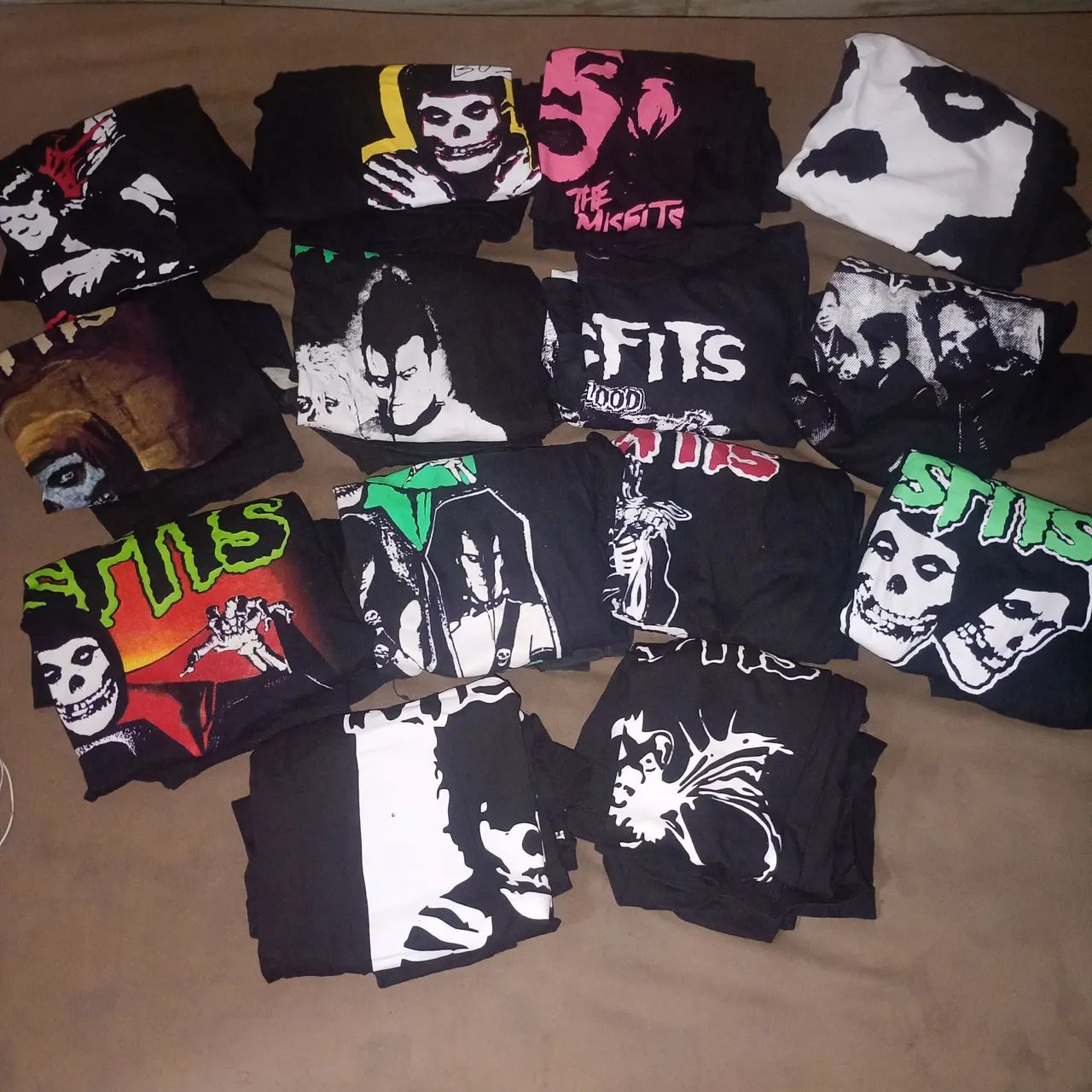 Lote 14 camisas misfits