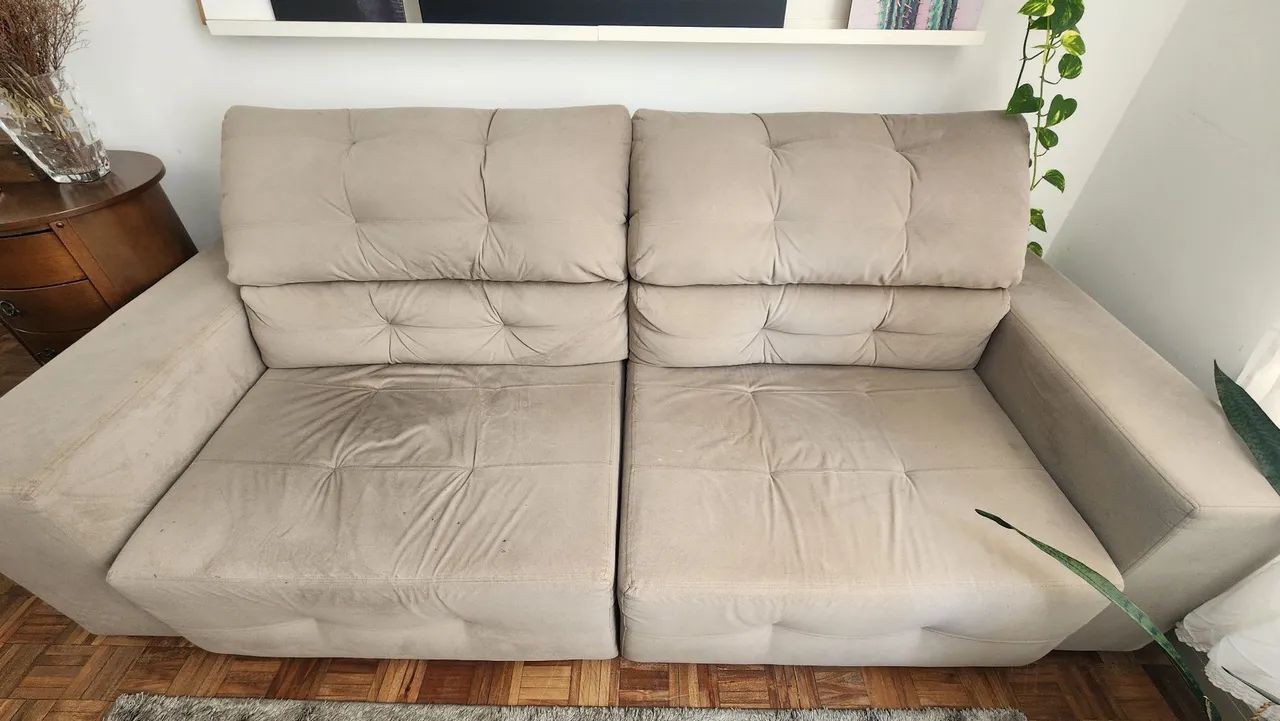 Sofá retrátil cinza 