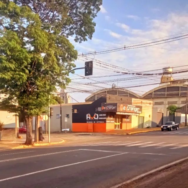 Imóvel Comercial na Avenida Gov. Roberto da Silveira