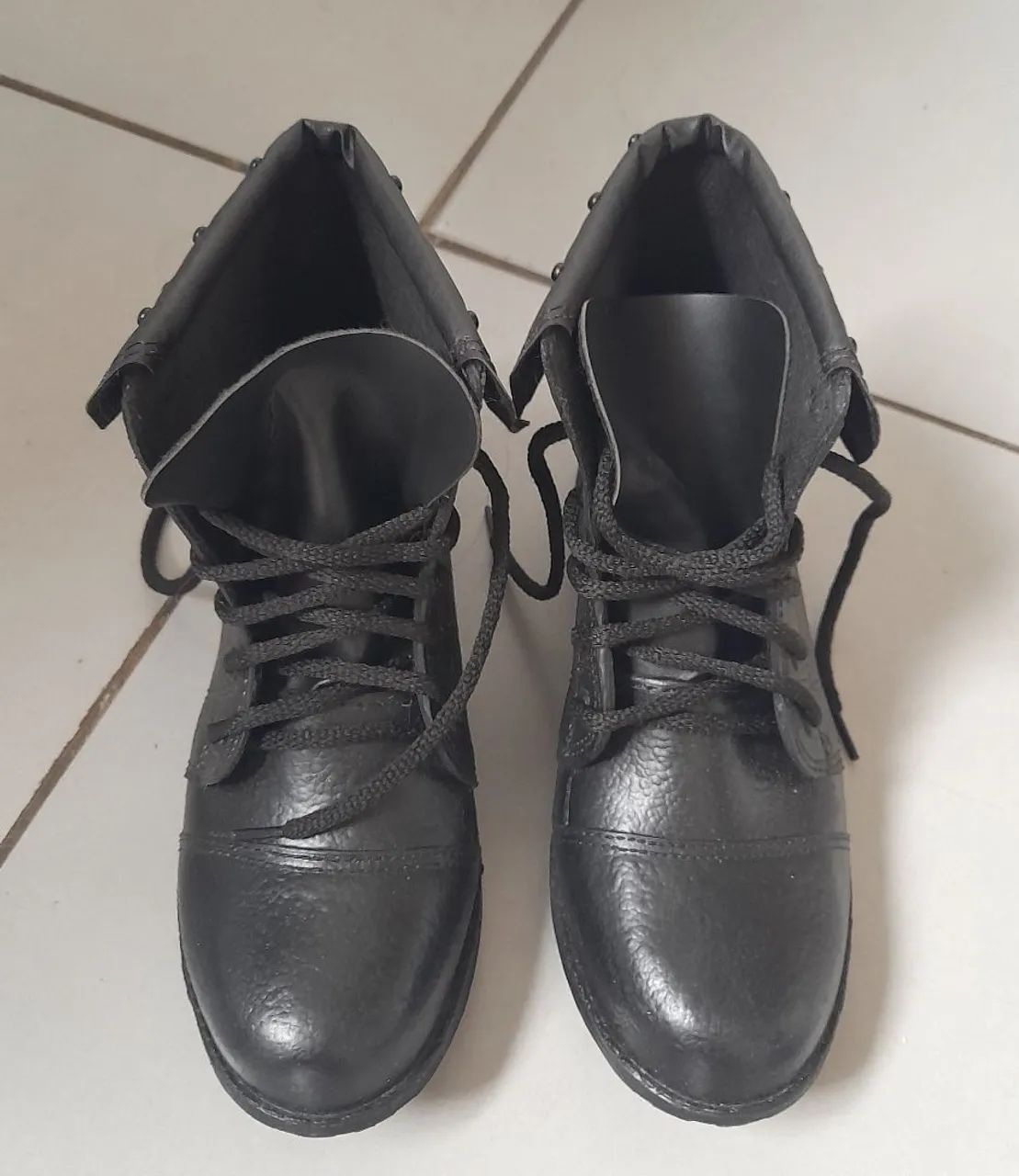 Bota preta 