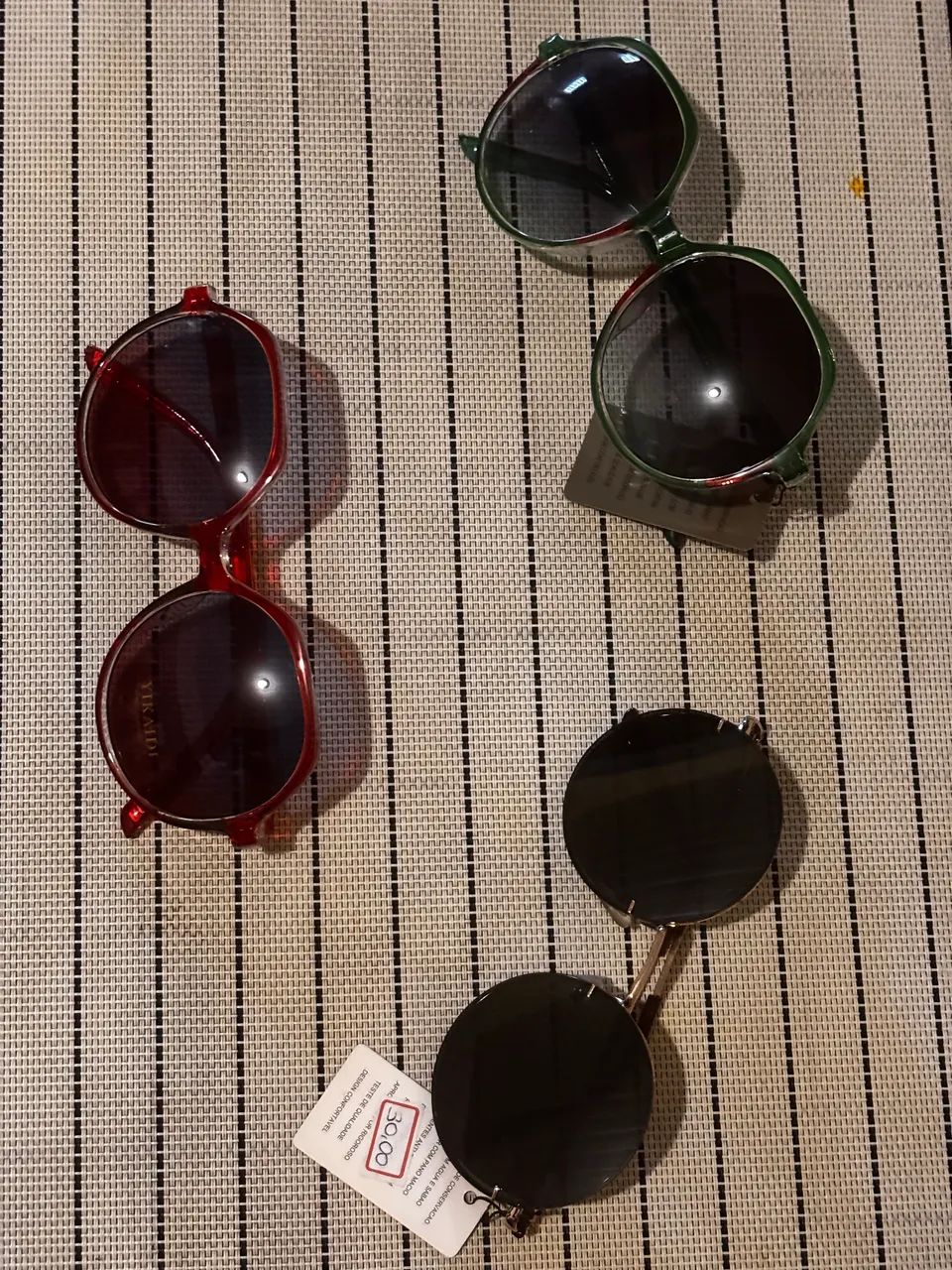 3 óculos 25,00$