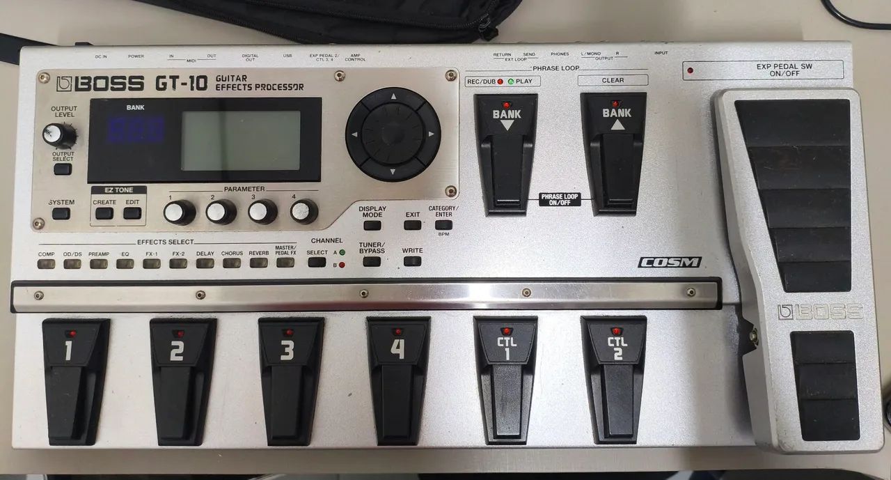 Pedaleira boss GT-10