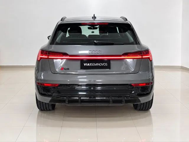 Audi Q8 E-tron Performance Black (elétrico) 2024 - Foto 5