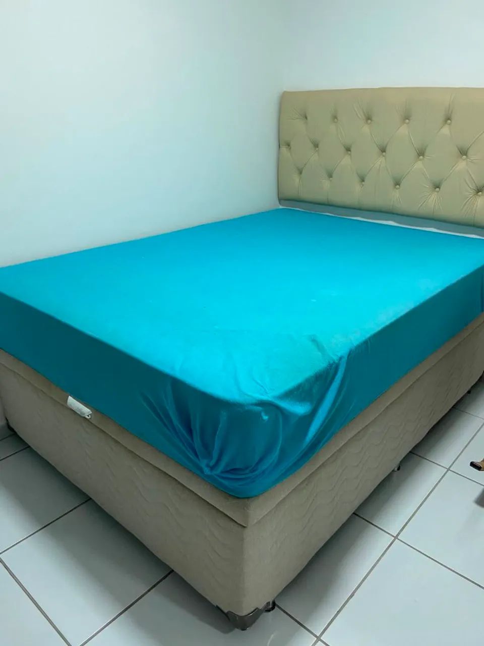 Cama casal box baú