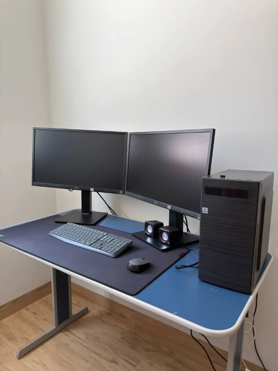 Vendo computador completo, duas telas, pouco tempo de uso. - Foto 2