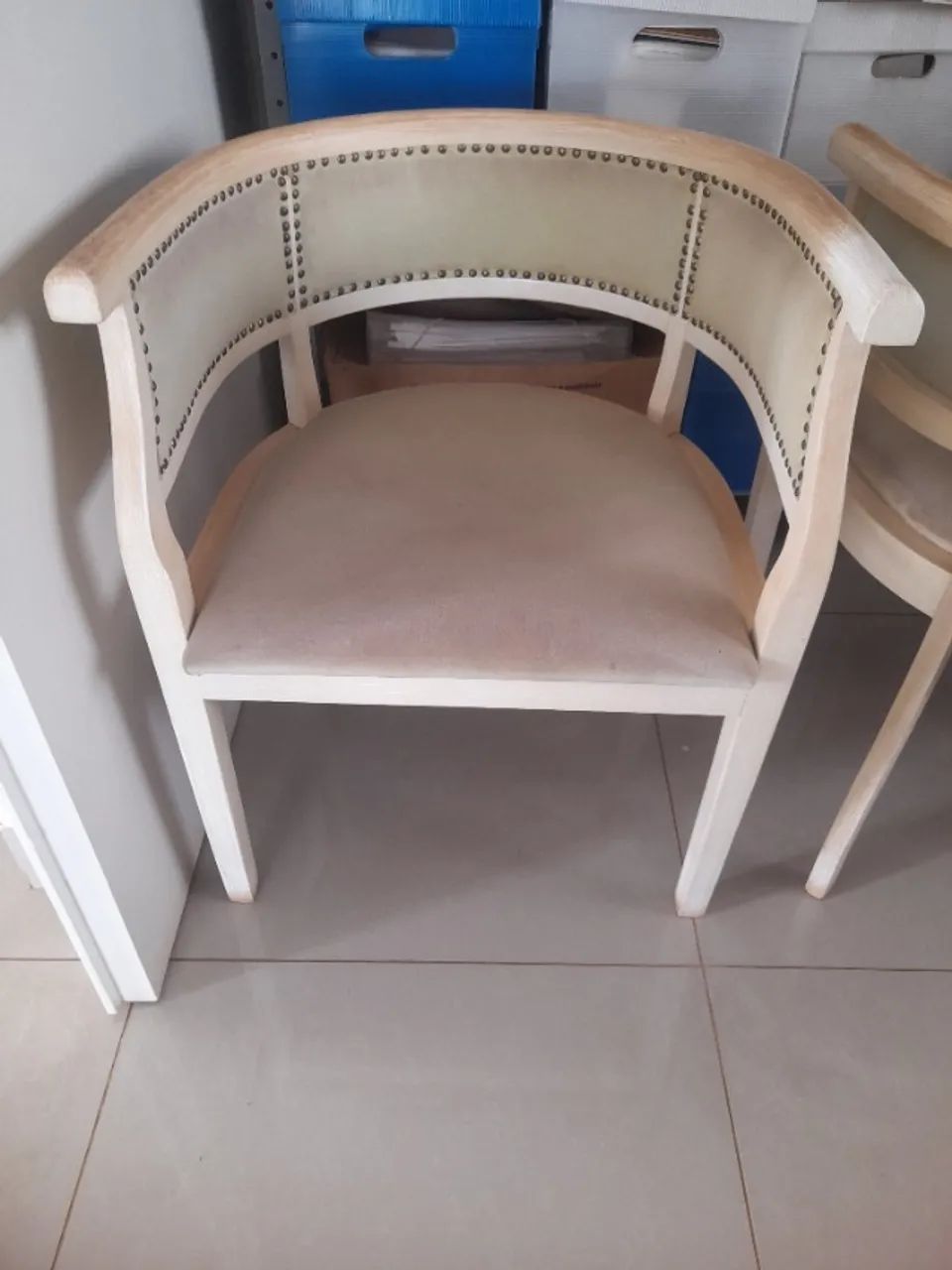 Vendo duas poltronas clássicas  estilo romântico e em ótimo estado!  - Foto 3