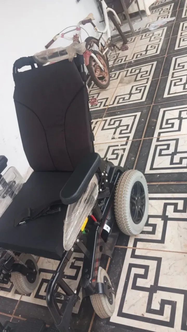 Cadeira de Rodas Motorizada Ottobock B400 - Foto 4