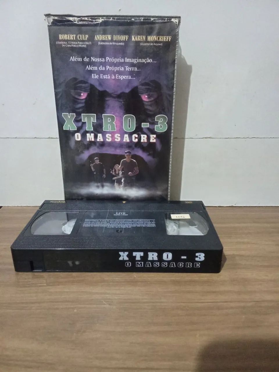 VHS filme XTRO- 3 O Massacre - Foto 4