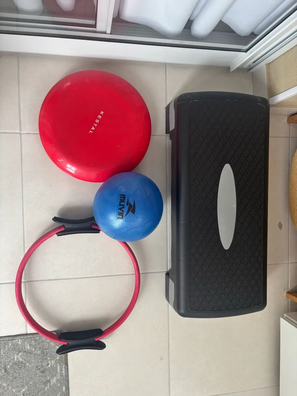 Kit Pilates/yoga - Step / Bola / anel de pilates / disco de equilíbrio - Foto 4