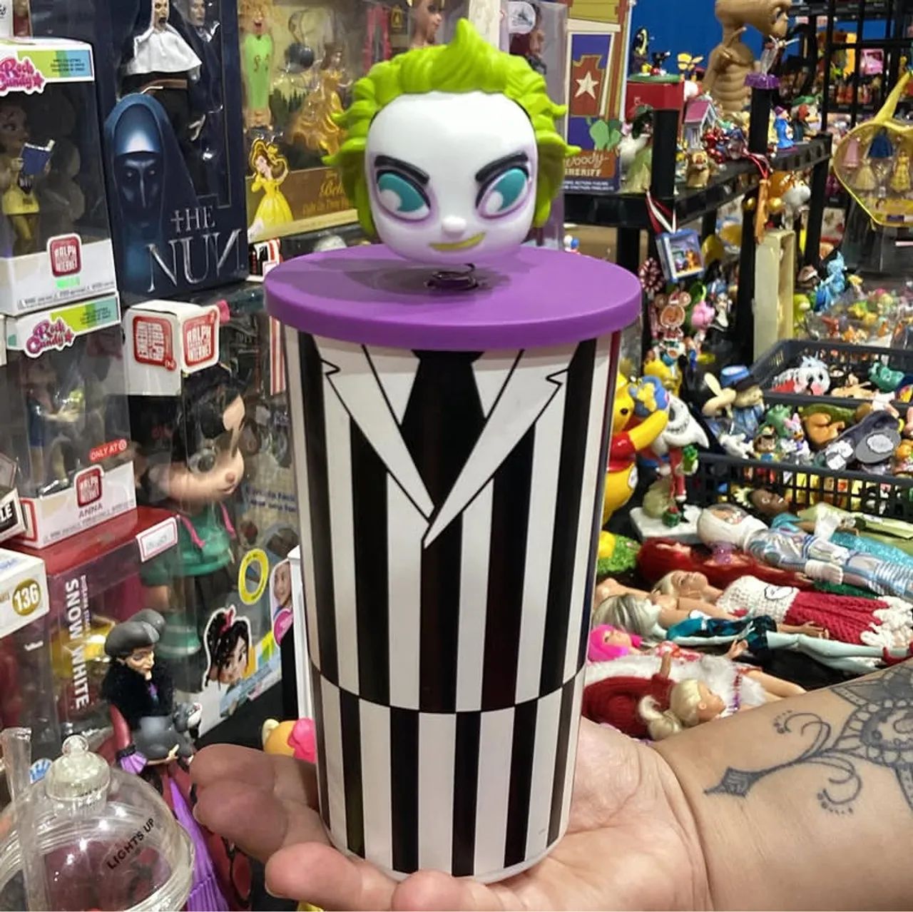 Copo do filme boneco beetlejuice cinepolis internacional 