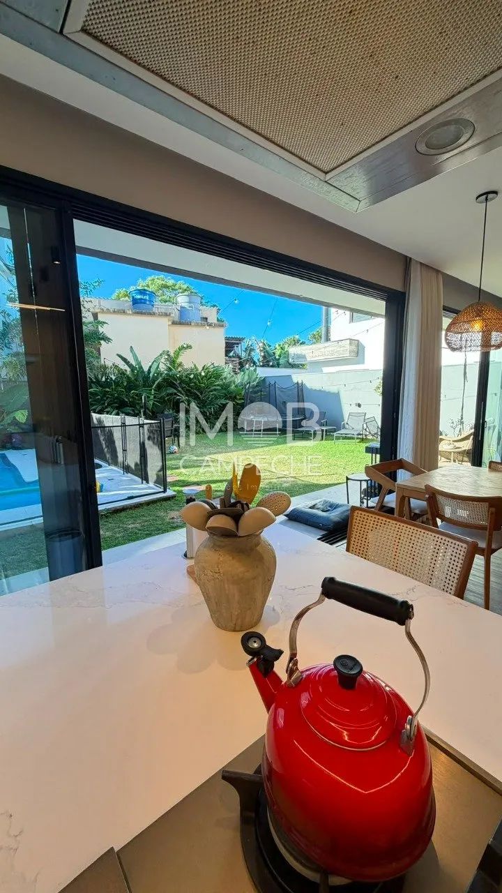 Casa com 4 dormitórios, 233m², à venda no Campeche - Florianópolis/SC - Foto 5