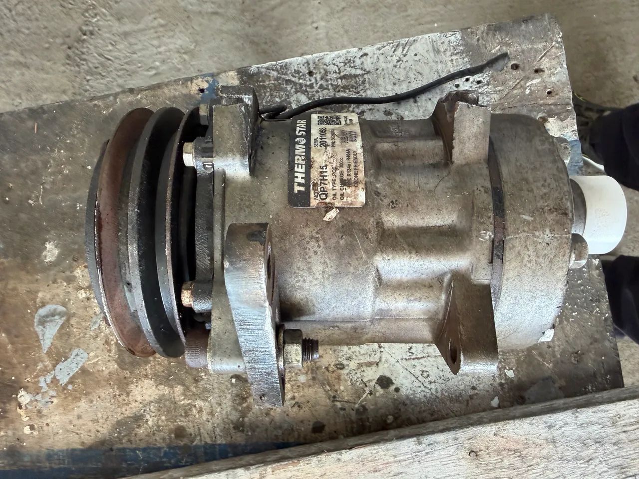 Compressor de caminhão para aparelho de Refrigeração acoplado 