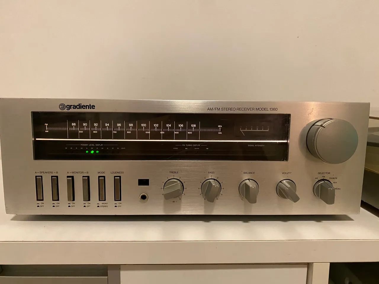 Amplificador receiver Gradiente Model 1360 - Foto 5
